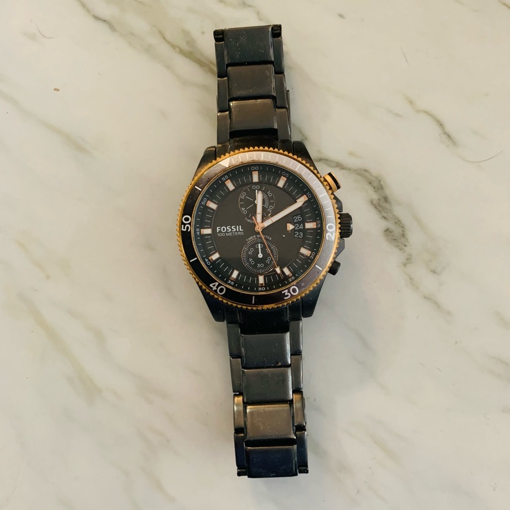 NWOT Fossil Men’s Gray Silver Watch